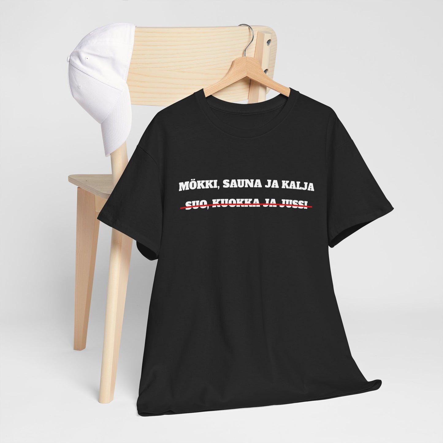 Mökki, sauna ja kalja t-paita